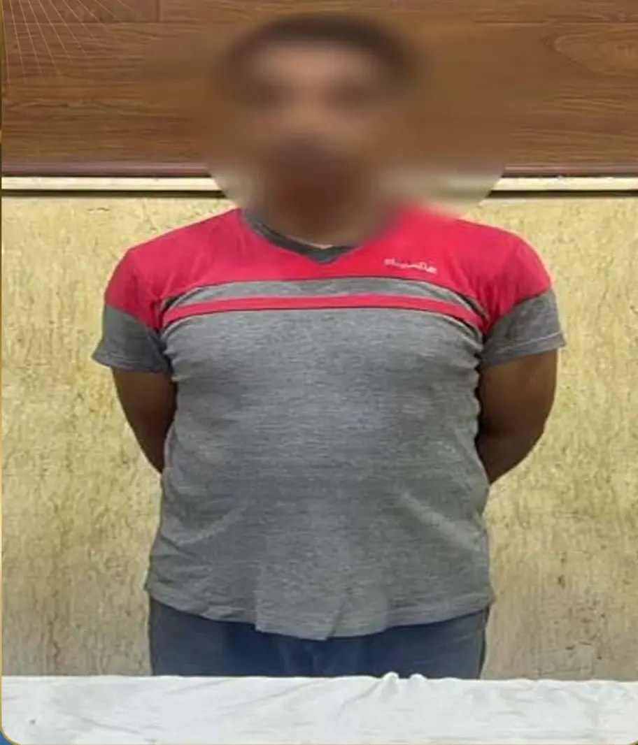 جحود الأبناء.. القبض على عاطل بتهمة ضرب والدته المسنة بعين شمس