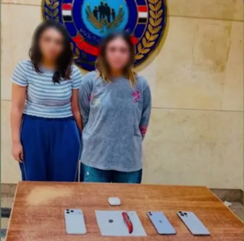 ضبط صانعتي محتوى بالقاهرة.. فيديوهات مثيرة للجدل ومخدرات وسلاح أبيض