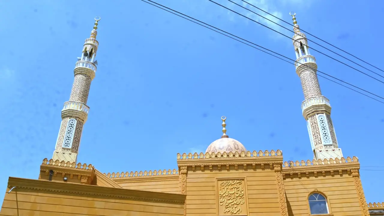 نائب محافظ البحيرة يفتتح مسجد «ليديا العشرة» بالمحمودية - img 20260828 wa0020