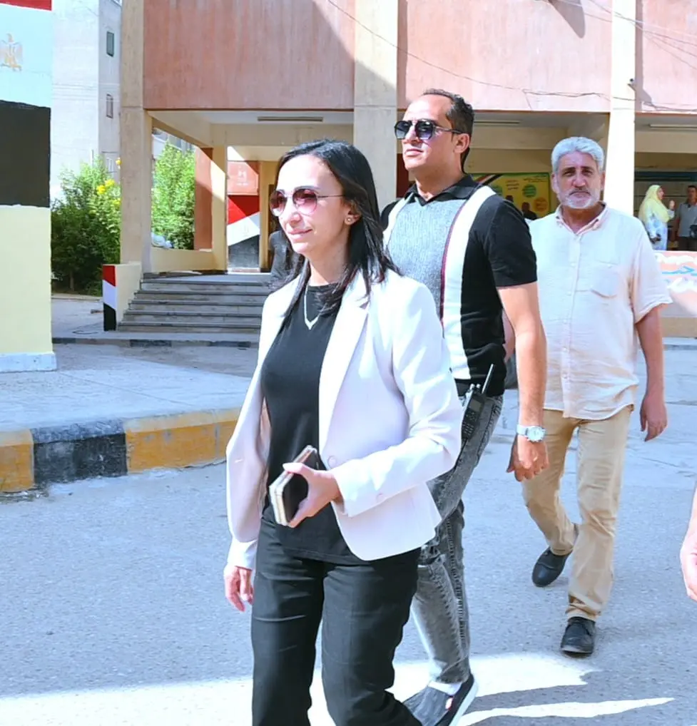 محافظ البحيرة تتفقد عدد من المدارس بكفر الدوار لمتابعة جاهزيتها لإستقبال العام الدراسي الجديد - img 20260909 wa0043