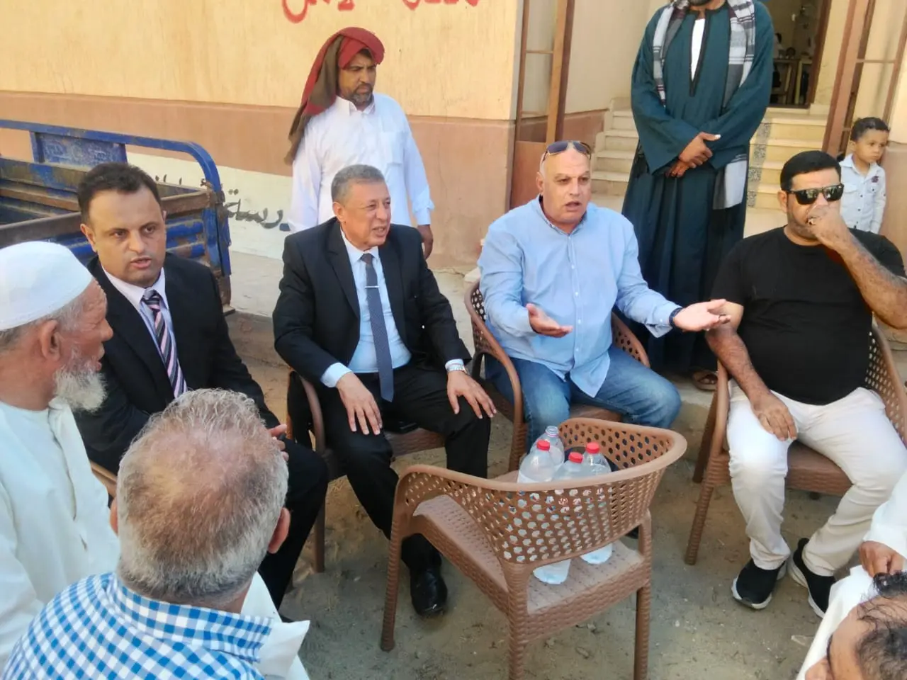 مدير تعليم البحيرة يتفقد عدداً من مدارس وادى النطرون ويوجه بإستكمال تسليم الكتب - img 20260916 wa0027