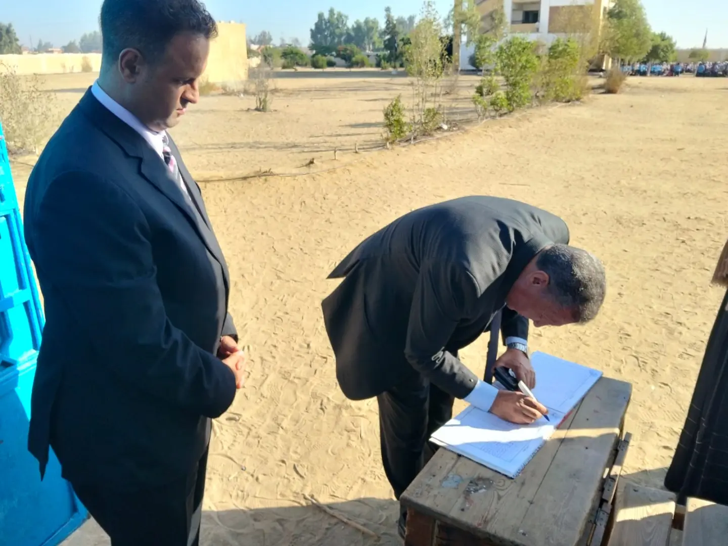 مدير تعليم البحيرة يتفقد عدداً من مدارس وادى النطرون ويوجه بإستكمال تسليم الكتب - img 20260916 wa0029 1