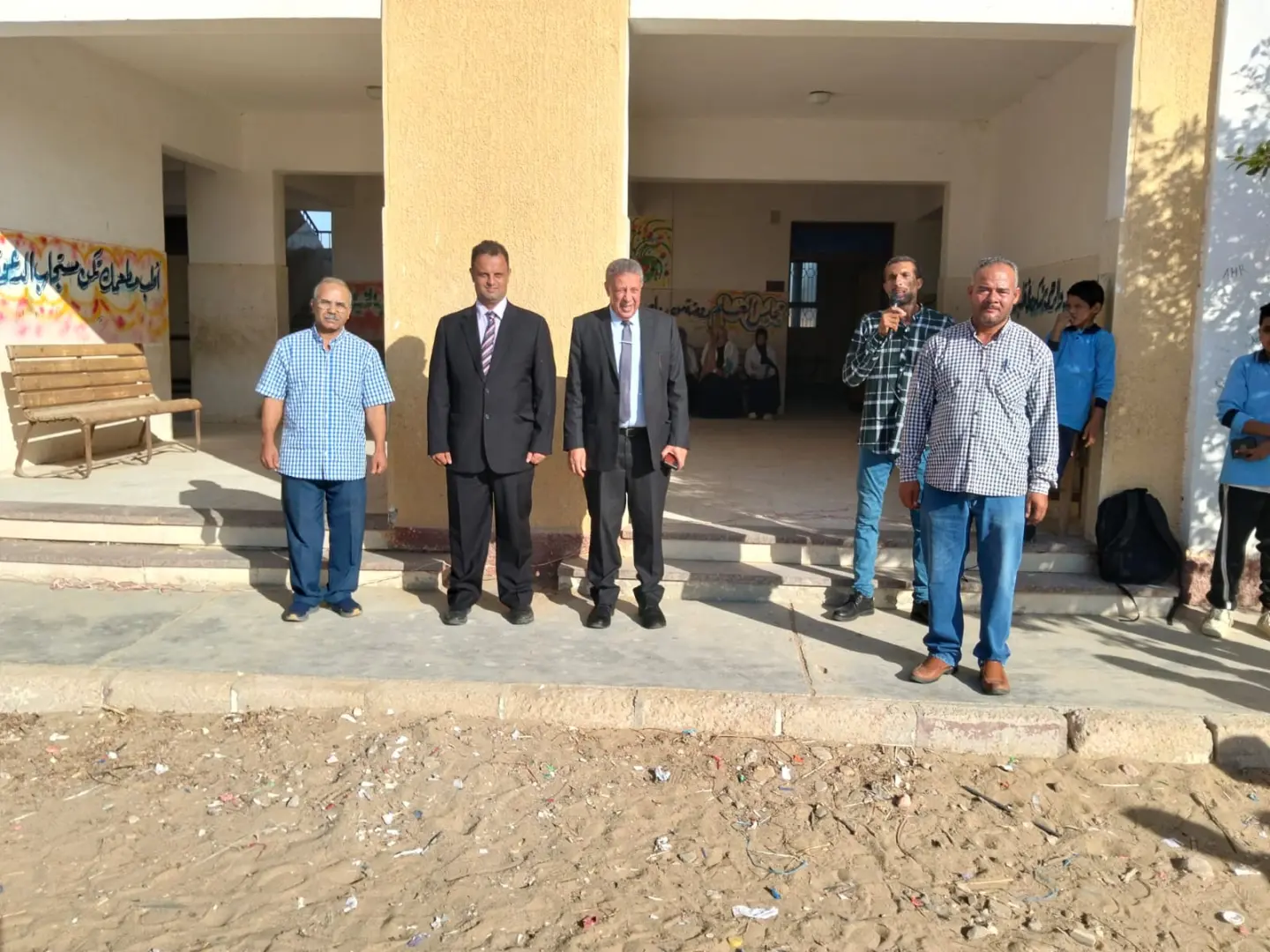 مدير تعليم البحيرة يتفقد عدداً من مدارس وادى النطرون ويوجه بإستكمال تسليم الكتب - img 20260916 wa0036 1