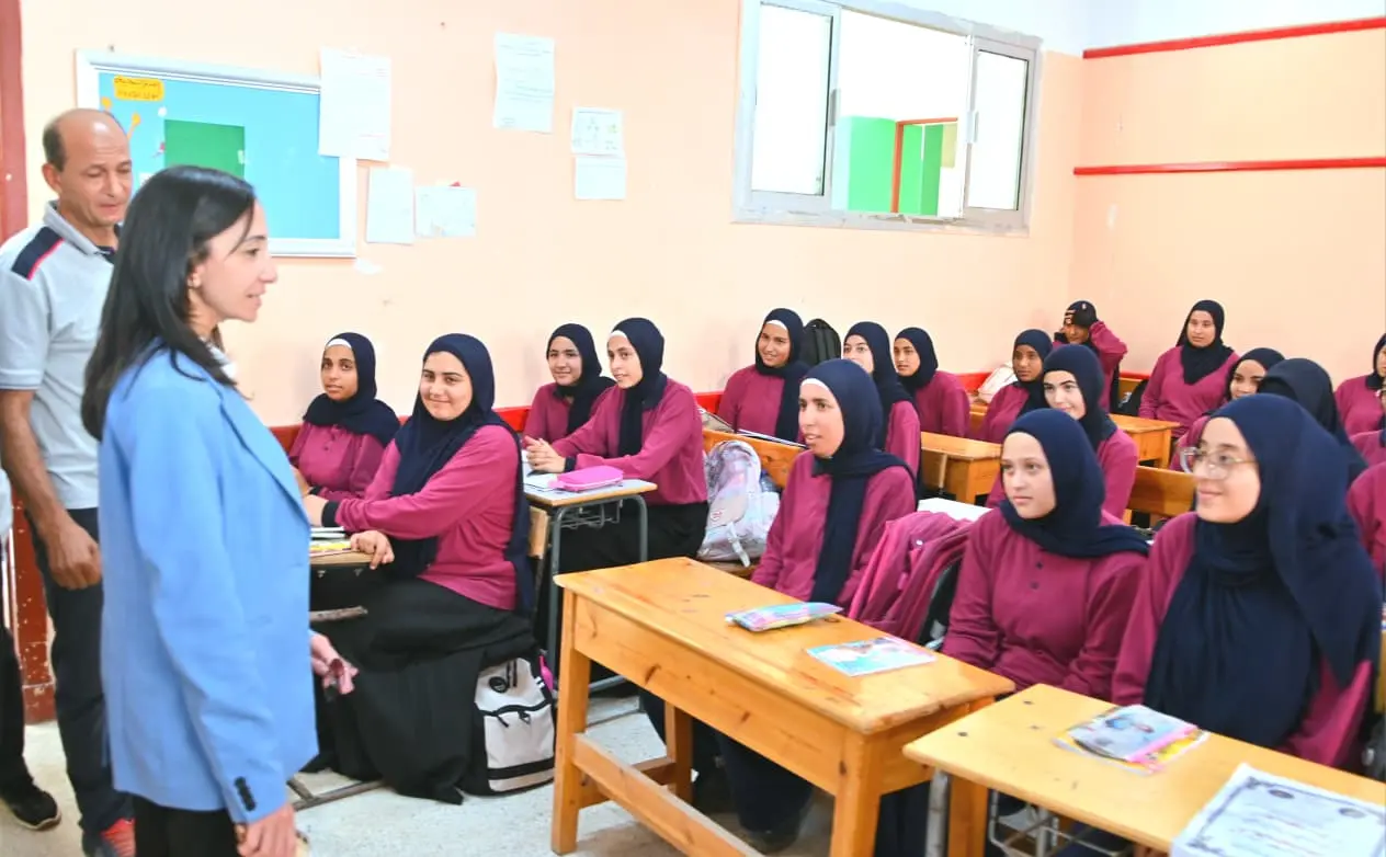 محافظ البحيرة تتفقد إنتظام الدراسة بمدرسة سيدي غازي الثانوية المشتركة بكفر الدوار والمبادرة الرئاسية «100 مليون شجرة» - img 20260916 wa0083