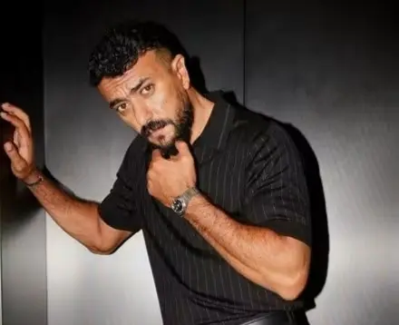 بـ220 ألف جنيه.. سعر إطلالة أحمد العوضي في دبي