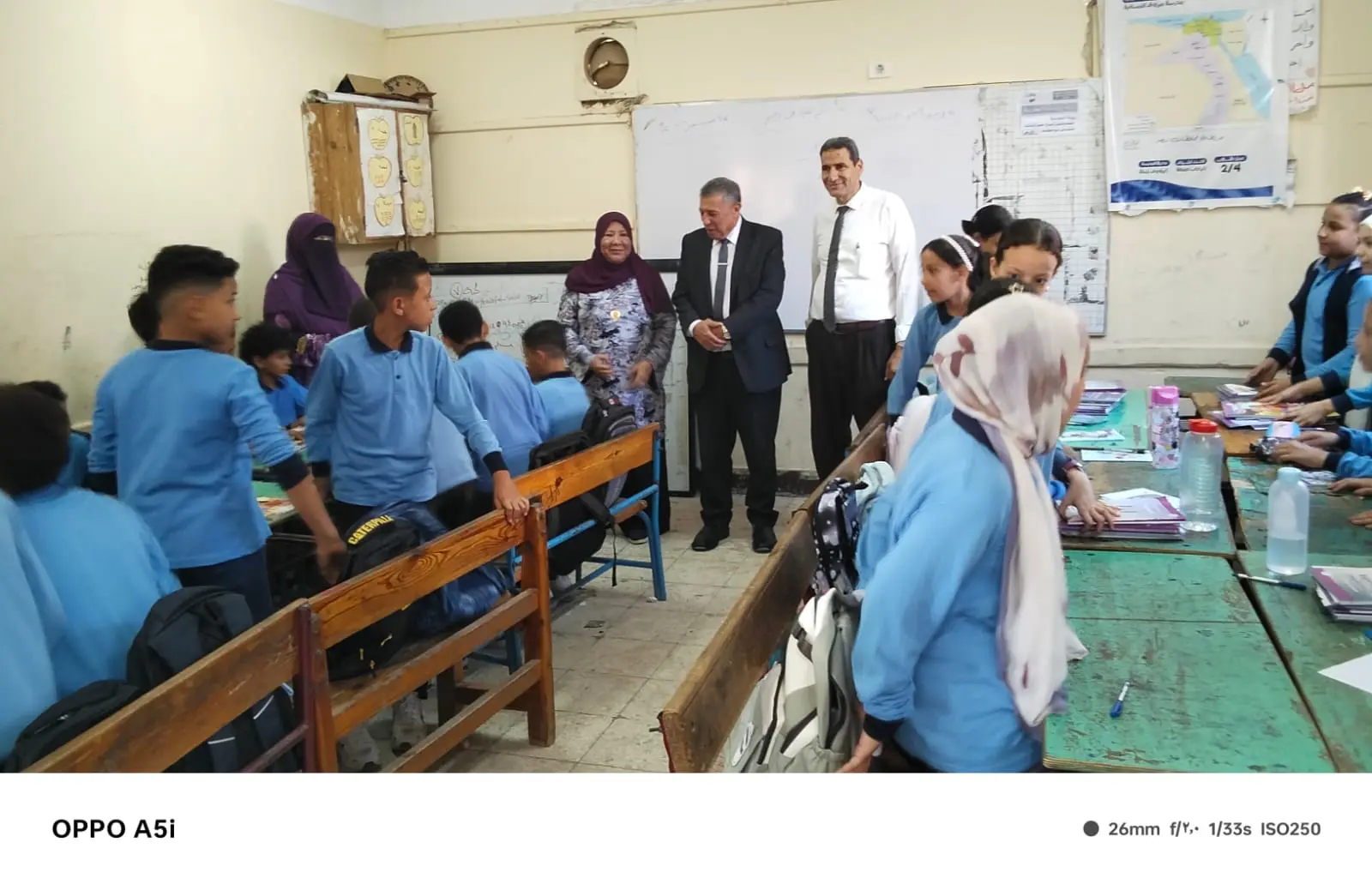 وكيل تعليم البحيرة يتفقد إنتظام الدراسة  بمدرسة مرزوق السيد مرزوق الإبتدائية بكفر الدوار - img 20260917 wa0085