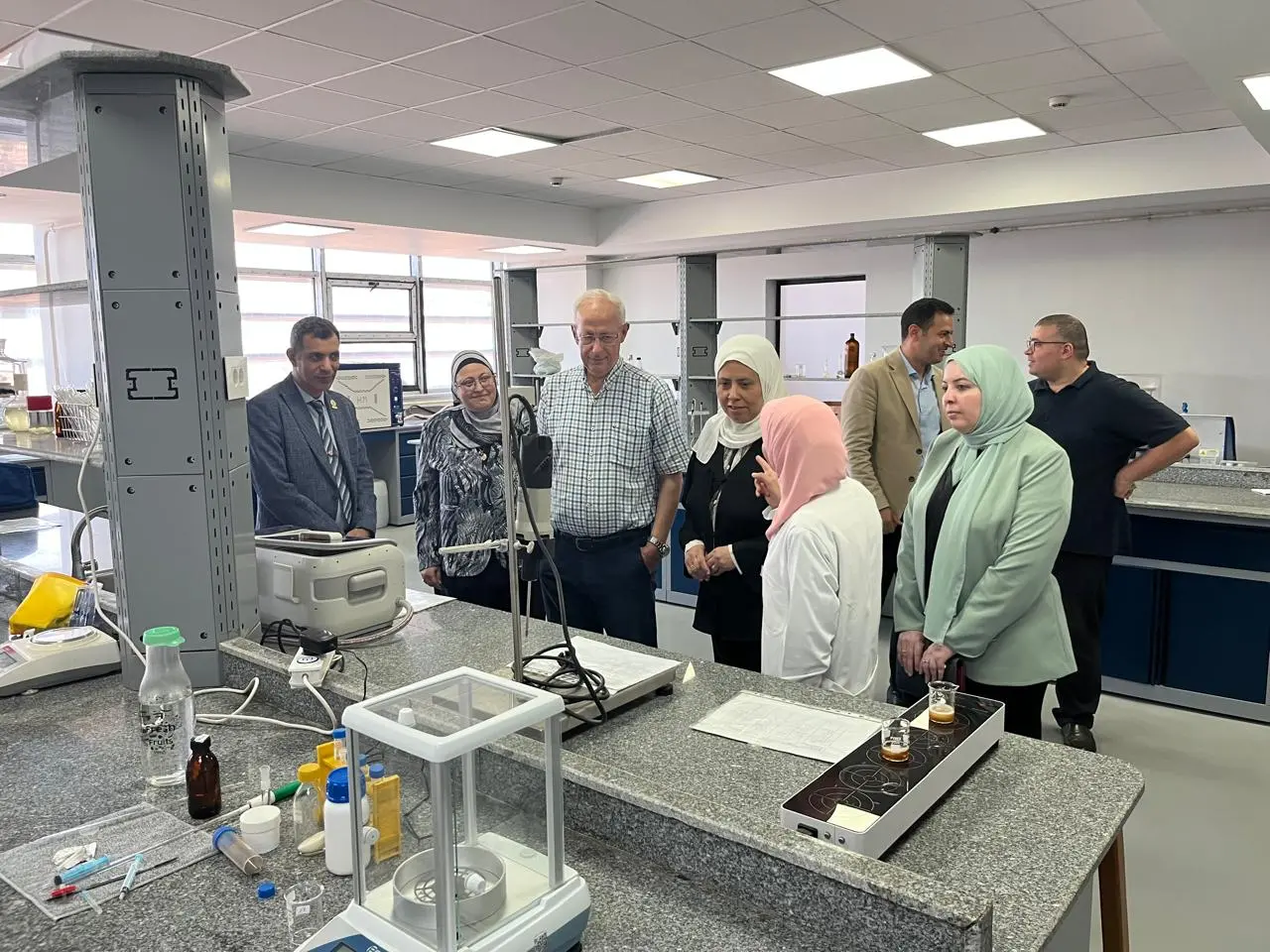 مدير البنك القومي للمعامل والأجهزة العلمية يتفقد معامل جامعة دمنهور ويشيد بجاهزية البنية التحتية البحثية - img 20260917 wa0104
