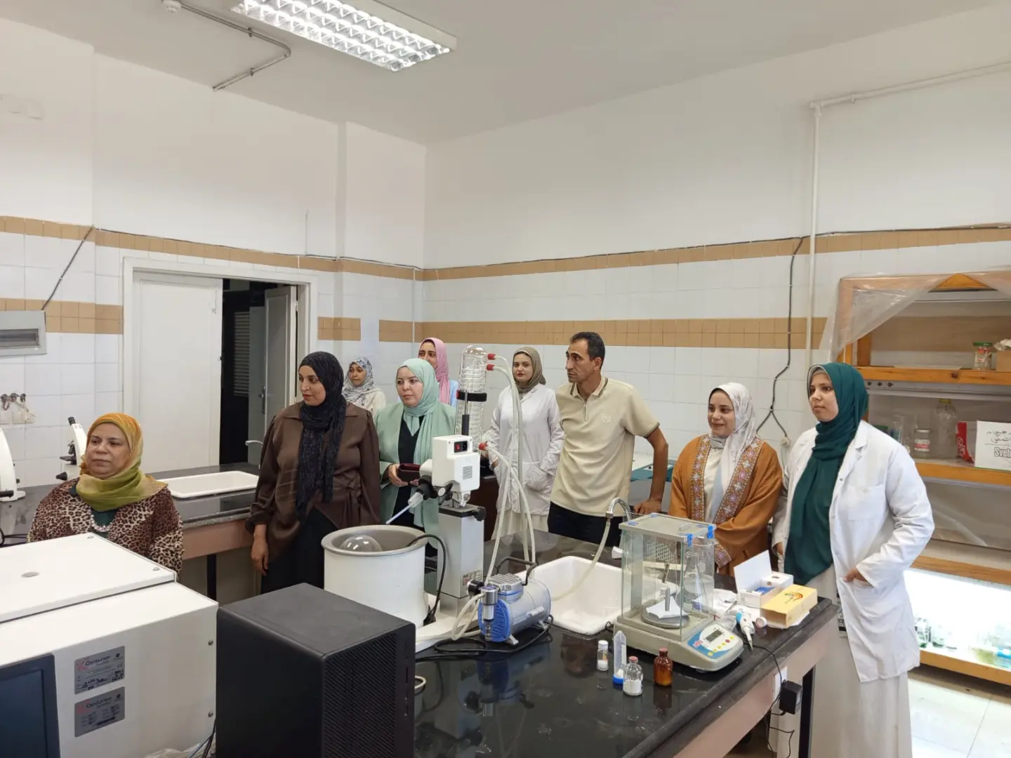 مدير البنك القومي للمعامل والأجهزة العلمية يتفقد معامل جامعة دمنهور ويشيد بجاهزية البنية التحتية البحثية - img 20260917 wa0108