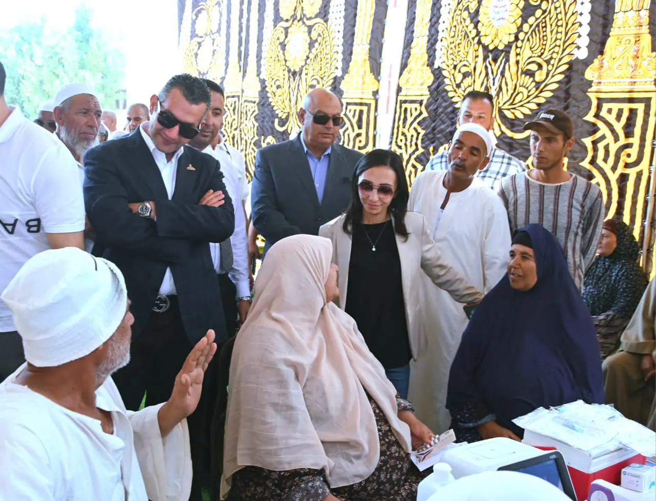 محافظ البحيرة تتفقد القافلة الطبية بقرية الأمل بوادي النطرون وتتابع خدمات مبادرة «100 مليون صحة» - img 20260924 wa0087