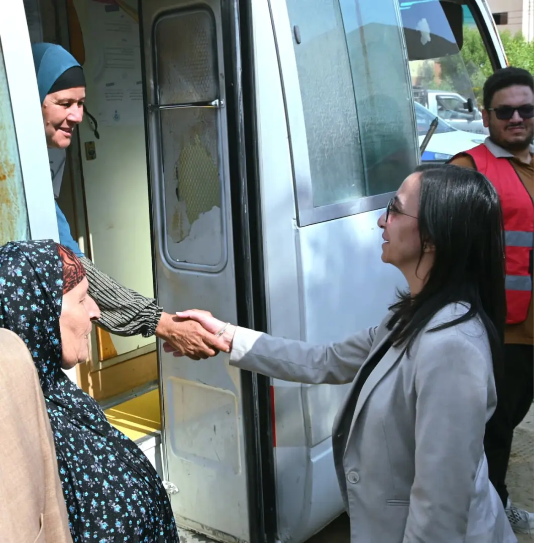 محافظ البحيرة تتفقد القافلة الطبية بقرية الأمل بوادي النطرون وتتابع خدمات مبادرة «100 مليون صحة» - img 20260924 wa0090