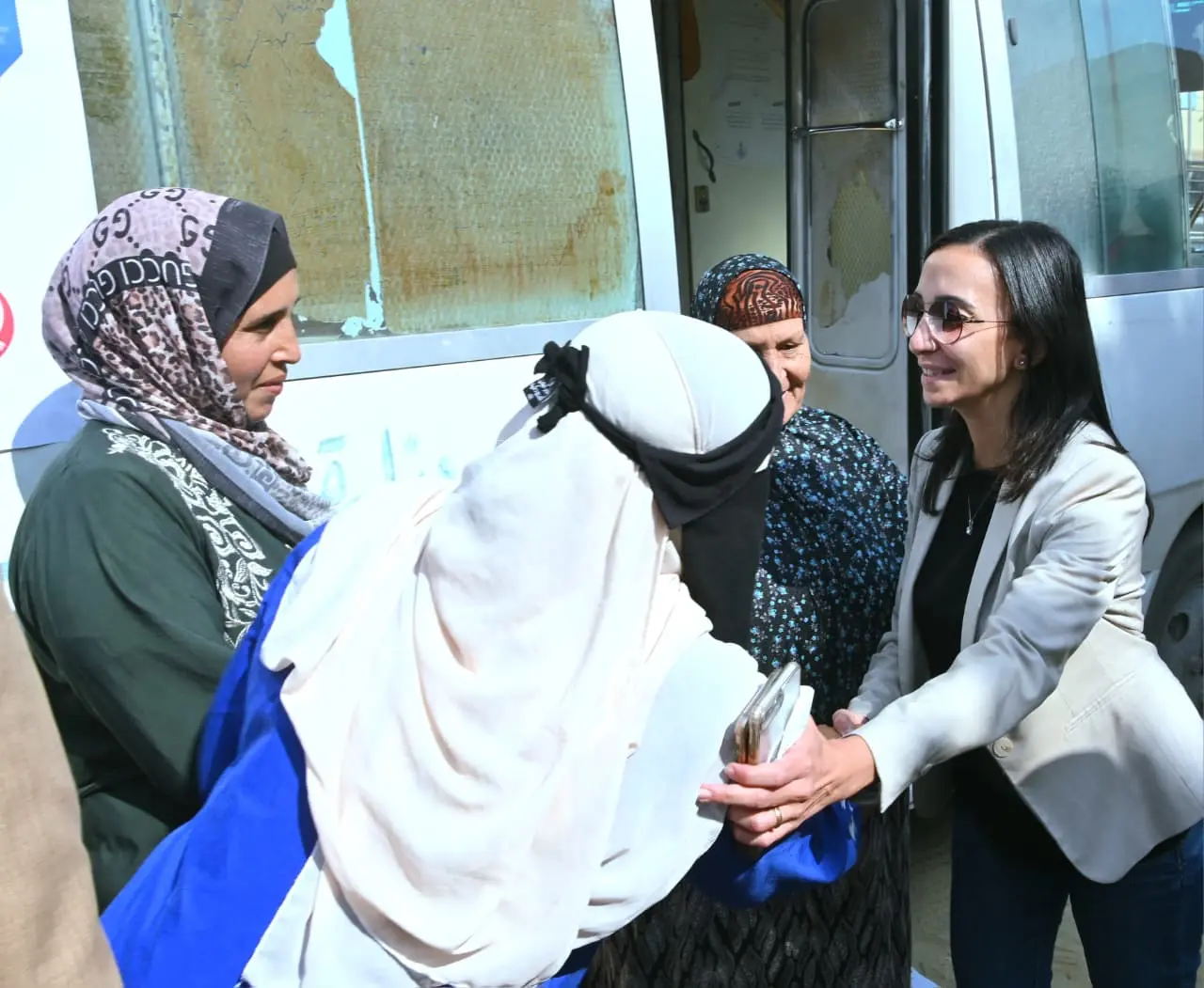 محافظ البحيرة تتفقد القافلة الطبية بقرية الأمل بوادي النطرون وتتابع خدمات مبادرة «100 مليون صحة» - img 20260924 wa0094