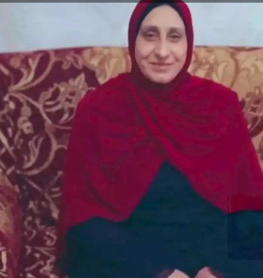 «نفسي أشوف ماما بتتكلم».. تفاصيل مأساة الحاجة سناء بائعة الشرابات بعد دهسها بدمنهور