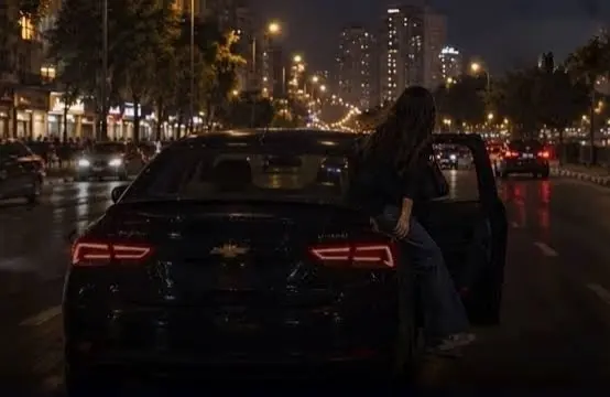 تحرش بها في العربية.. طالبة تقفز من سيارة صديقها هربًا وتصـاب بكسور في أكتوبر