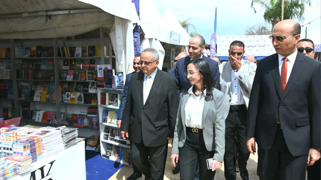 رئيس جامعة دمنهور يشهد افتتاح معرض دمنهور التاسع للكتاب بمكتبة مصر العامة