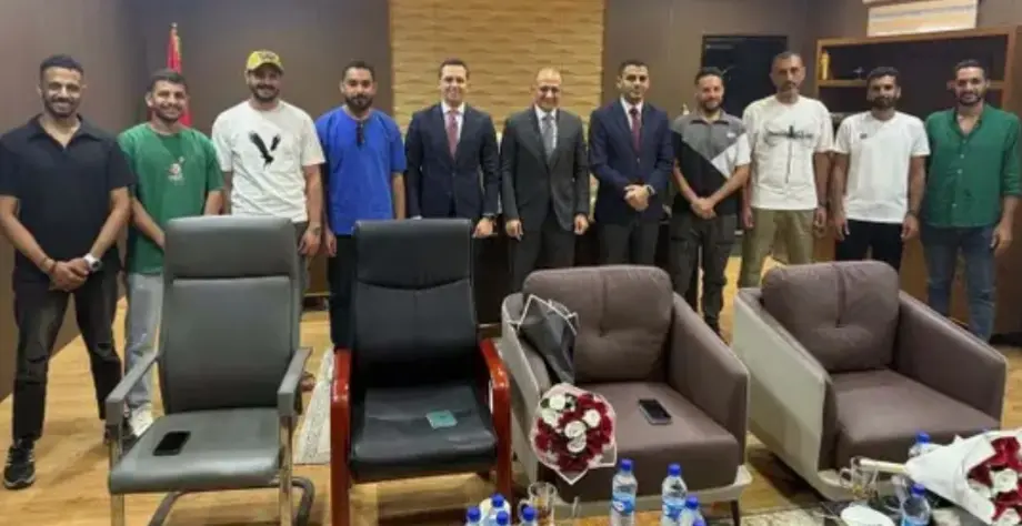 بعد 151 يومًا من الرعب.. تفاصيل عودة البحارة المصريين المختطفين من الصومال