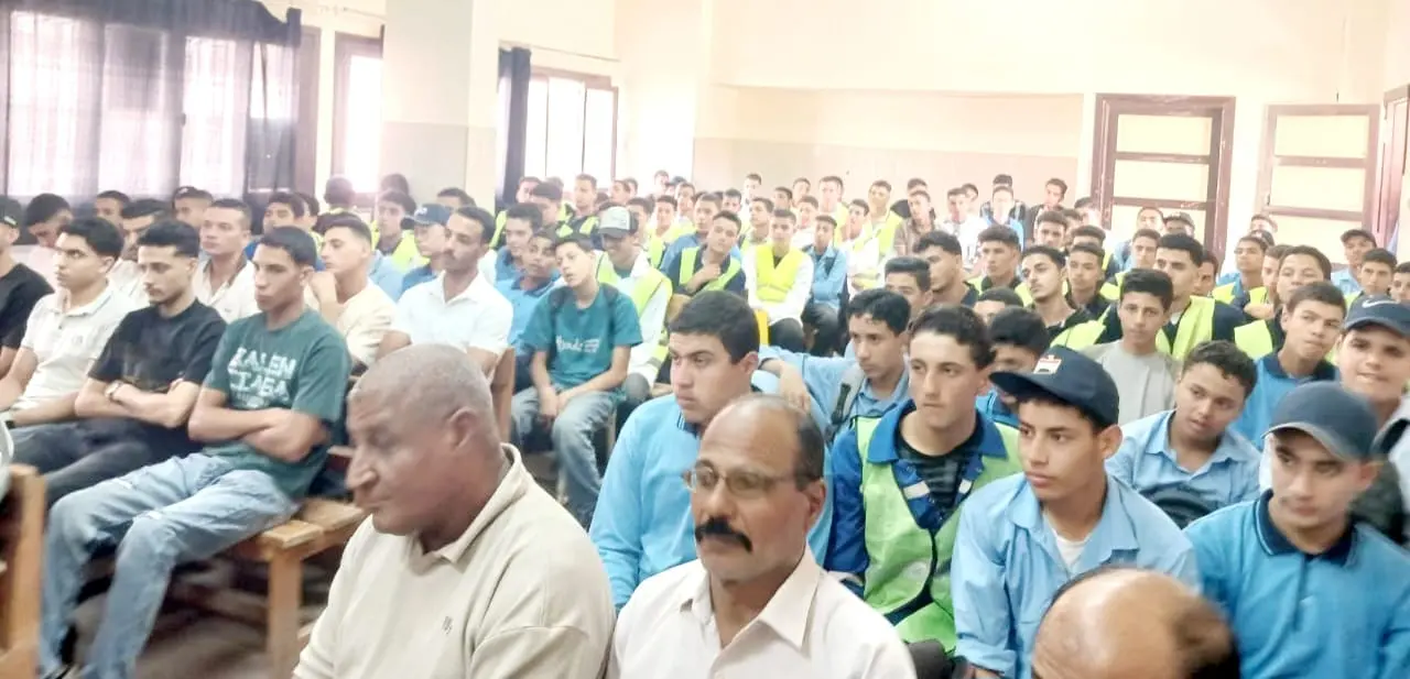 إعلام البحيرة ينظم لقاءً توعويًا لطلاب الدلنجات الثانوية الصناعية حول «الذكاء الإصطناعي والأمن السيبراني بين النظرية وال - img 20261005 wa0052