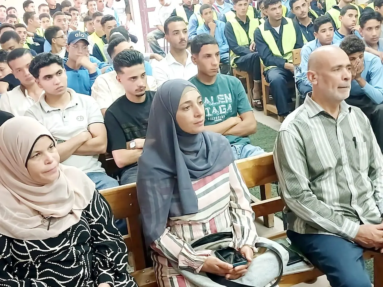 إعلام البحيرة ينظم لقاءً توعويًا لطلاب الدلنجات الثانوية الصناعية حول «الذكاء الإصطناعي والأمن السيبراني بين النظرية وال - img 20261005 wa0061