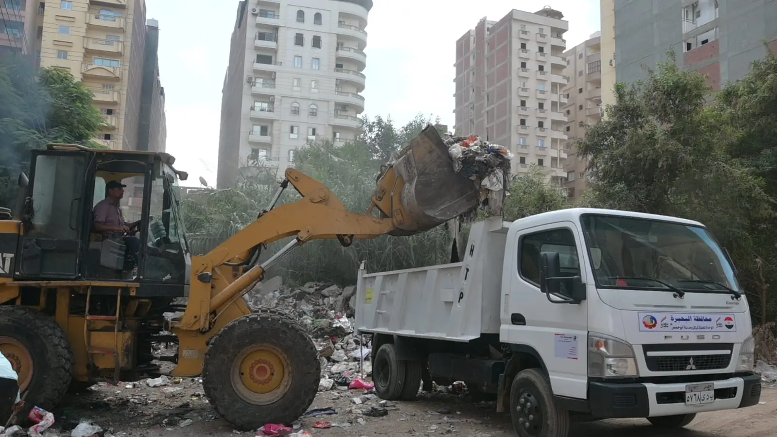 البحيرة ترفع 200 طن قمامة من دمنهور.. حملات مكثفة لتحسين النظافة