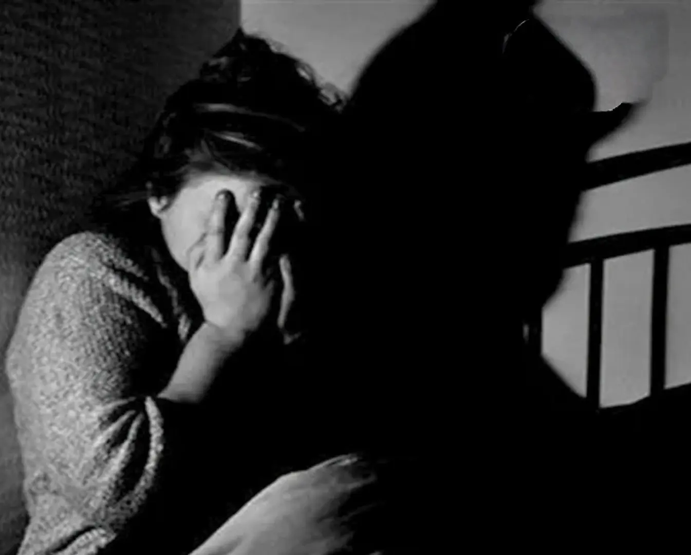 خوفًا من انكشاف السر.. القصة الكاملة لزوجة ألقت رضيعتها في الشارع بعد علاقة سرية بمدينة بدر