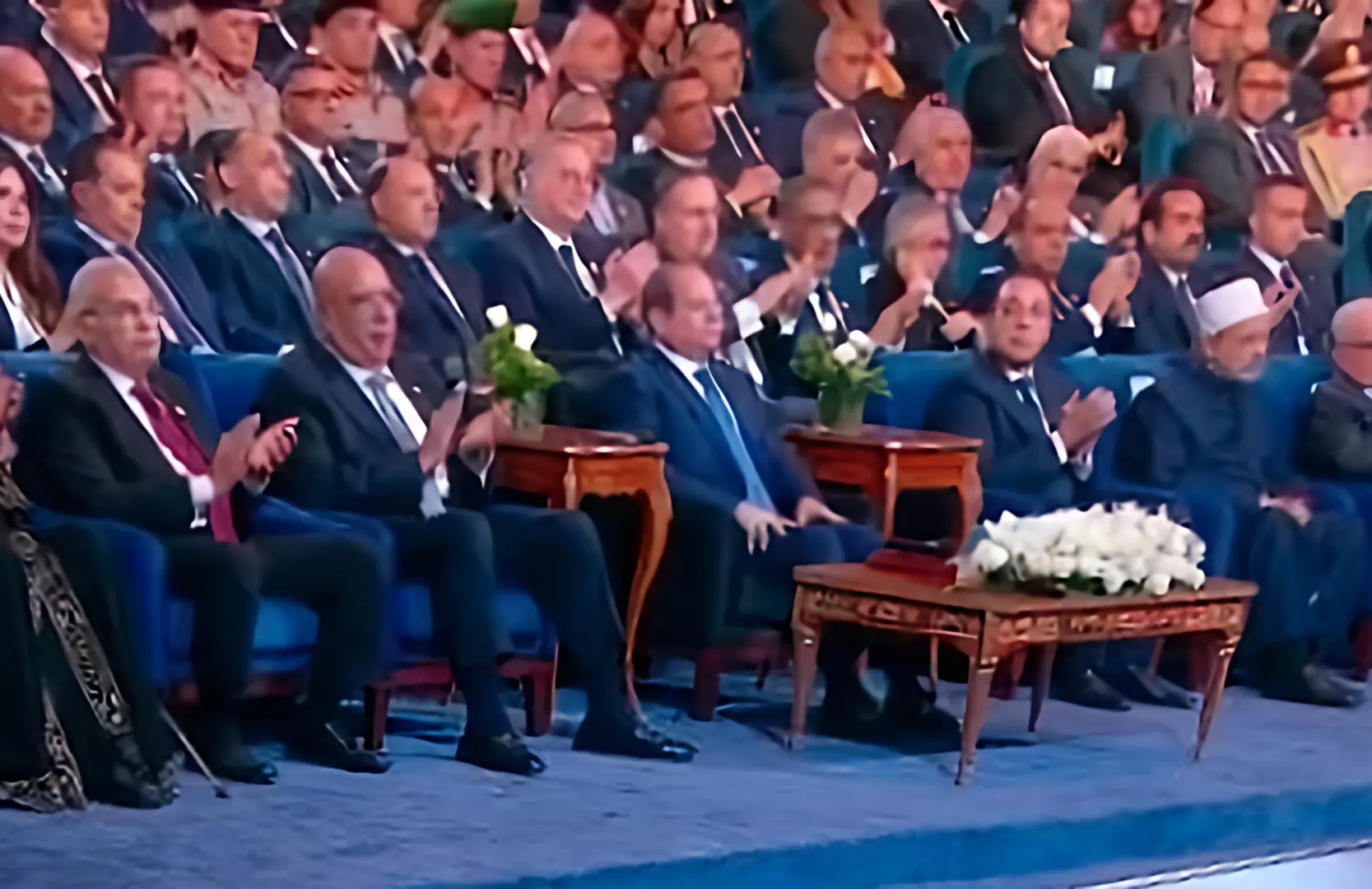 السيسي عن مخاطر مواقع التواصل الاجتماعي: التوازن مطلوب لحماية الأبناء من التأثيرات السلبية