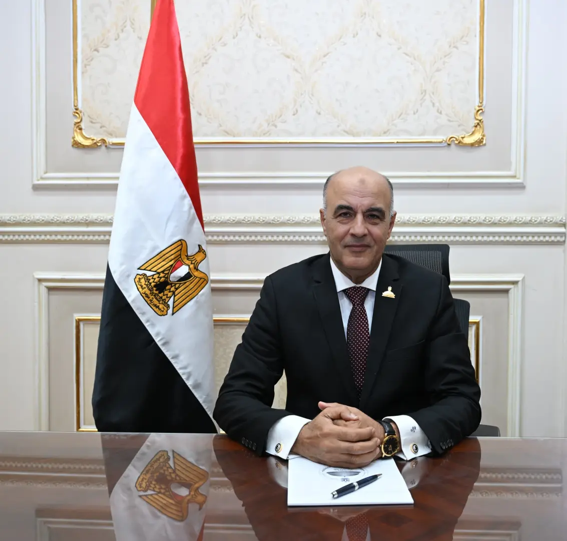 بيان عاجل من رئيس لجنة الدفاع بالشيوخ ضد وزير إسرائيلي