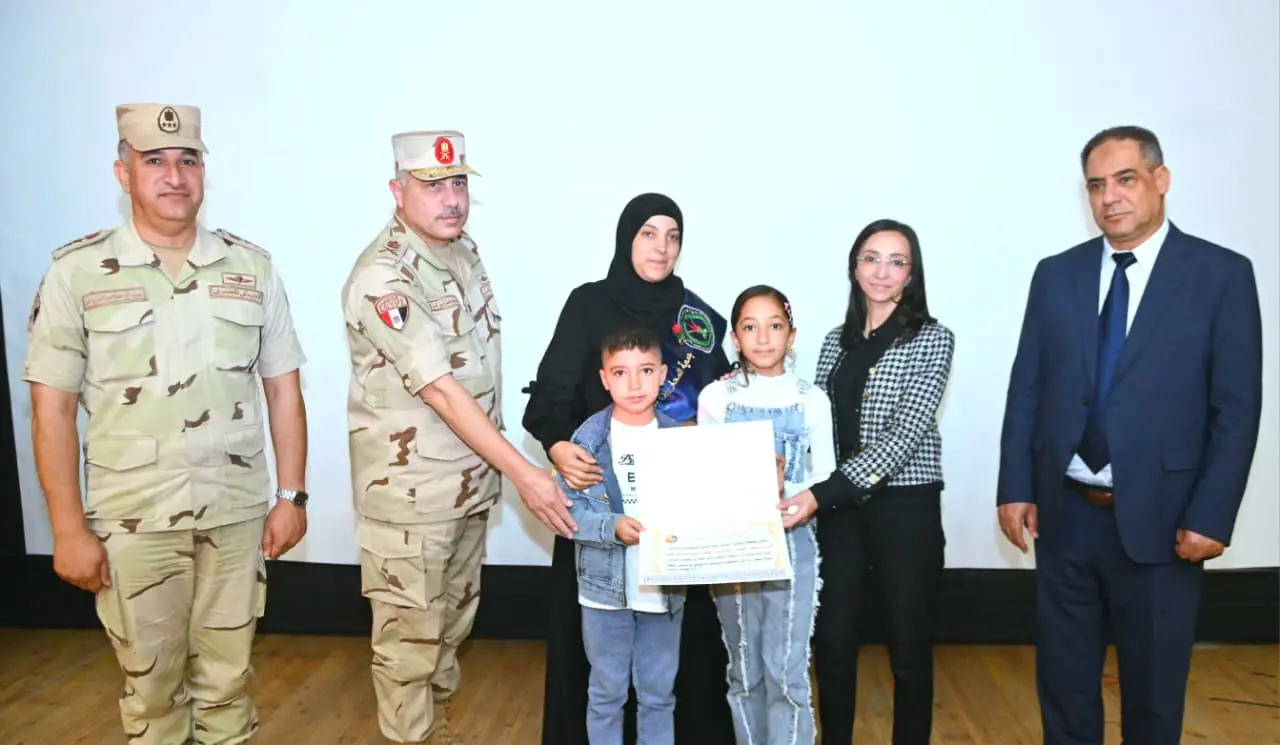 محافظ البحيرة ومدير الأمن يشهدان إحتفالية جمعية المحاربين القدماء لتكريم أسر الشهداء ومصابى العمليات الحربية