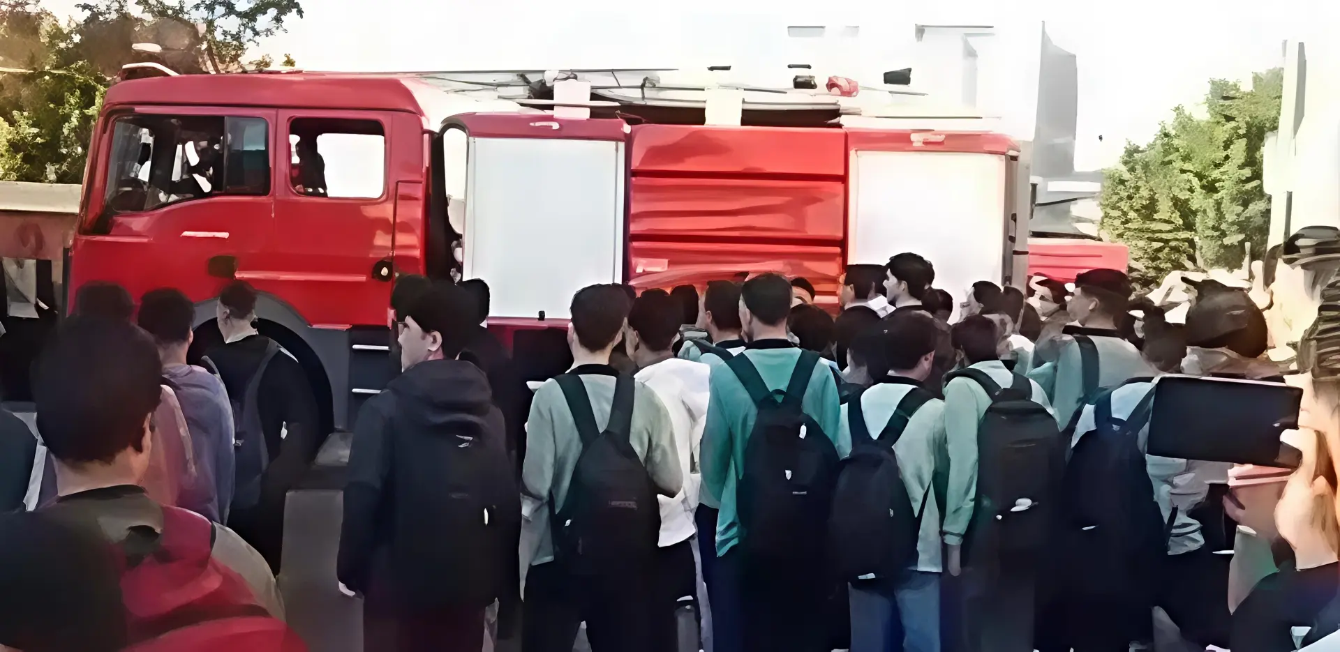 ماس كهربائي يشعل حريقًا بمدرسة عمر مكرم الثانوية في دمنهور دون إصابات