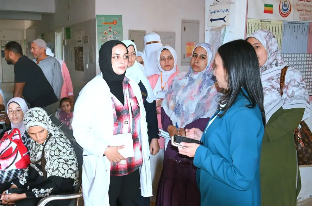 محافظ البحيرة تتفقد مركز صحة الأسرة  والجمعية الزراعية بقرية المسين بالدلنجات - img 20261027 wa0127