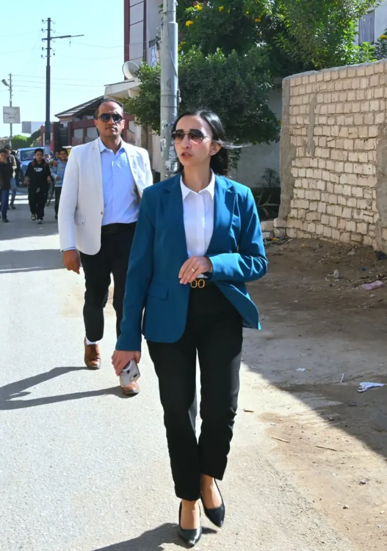 محافظ البحيرة تتفقد مركز صحة الأسرة  والجمعية الزراعية بقرية المسين بالدلنجات - img 20261027 wa0149