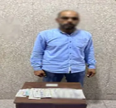 ضبط عامل لاتهامه بتحصيل إتاوات من سائقي الميكروباص بموقف في طنطا