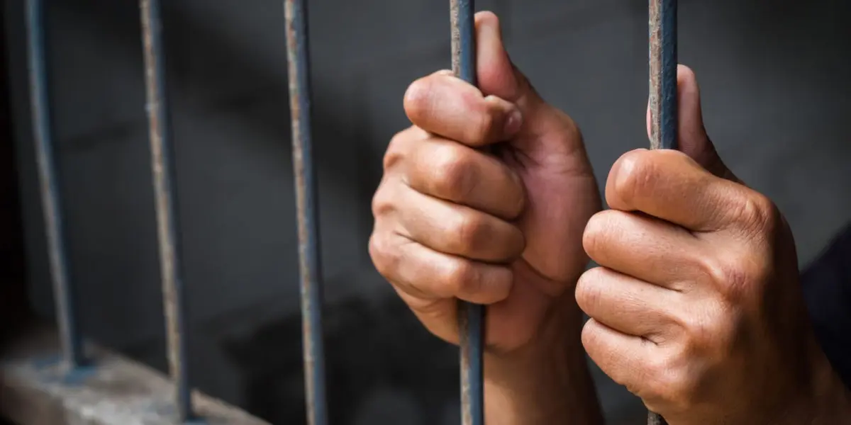 حبس متهم بقتل سيدة وإصابة 5 من أسرة طليقته في قنا بعد هروبه بملابس نسائية