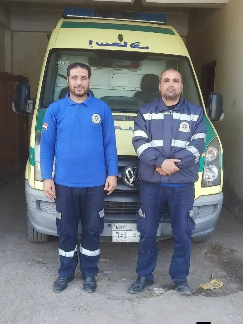 طاقم إسعاف "التوفيقية" بالبحيرة يعيد 370 ألف جنيه لمصاب في حادث تصادم