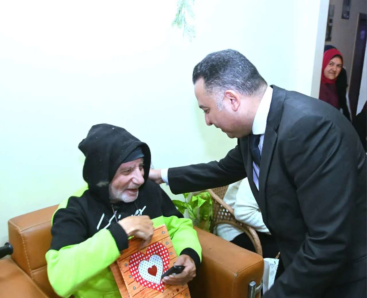 محافظ البحيرة تشارك أبناء دور الرعاية وكبار السن فرحة عيد الفطر - whatsapp image 2026 03 20 at 140601 2