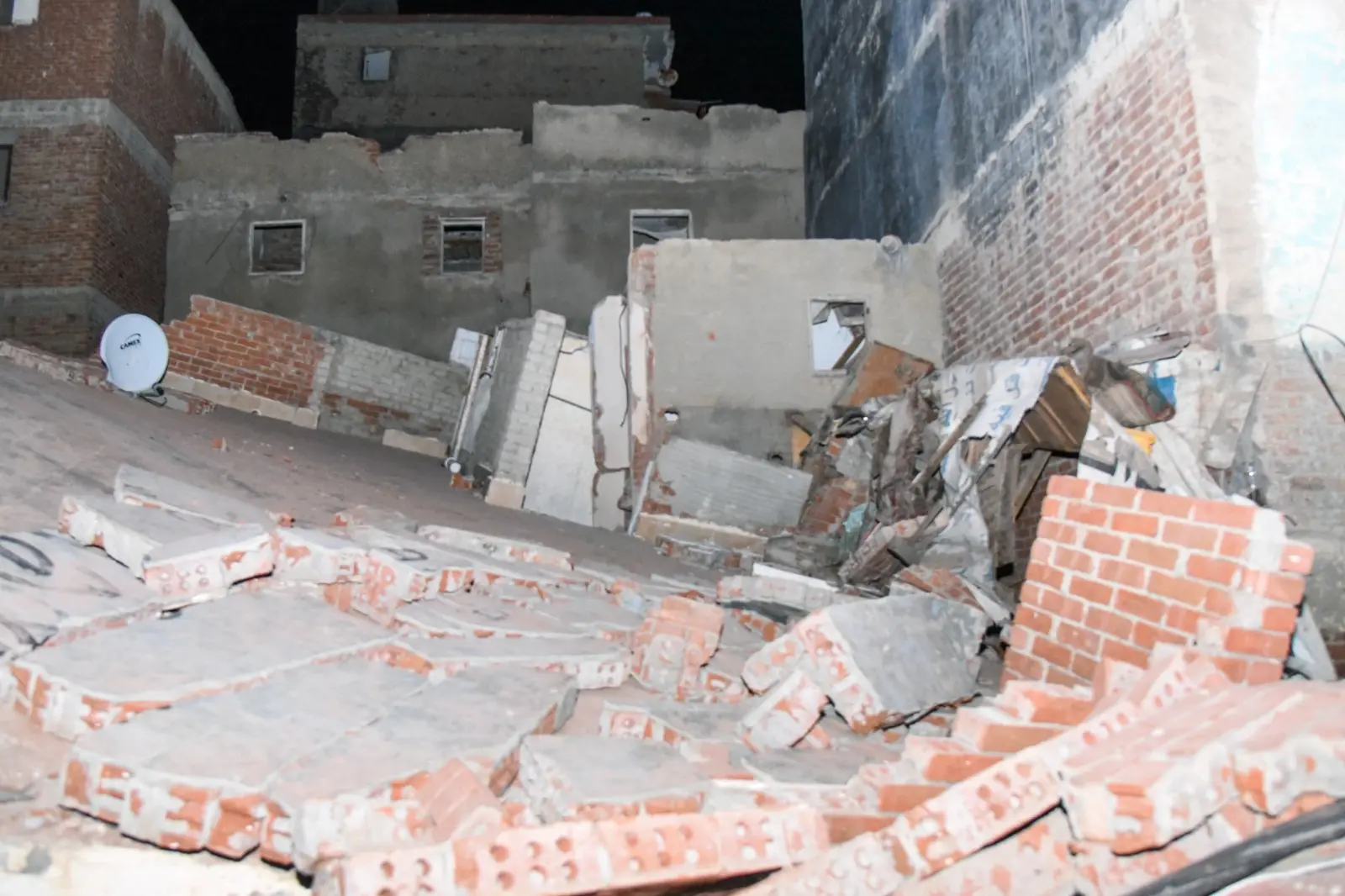 ماذا حدث في عقار الترعة المردومة في الإسكندرية؟ - whatsapp image 2026 10 20 at 113653 pm