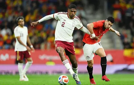 منتخب مصر يتعادل مع إسبانيا في برشلونة وديًا استعدادا لكأس العالم.. صور - 1000508225