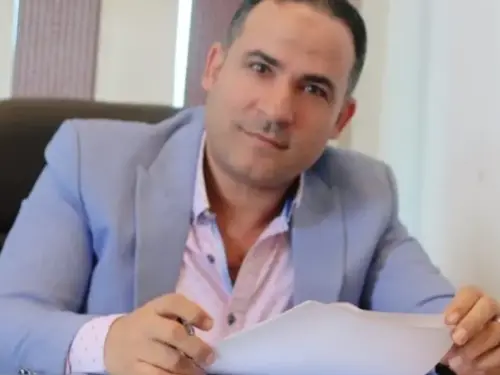 الشبعان يخدم الجميع... والجائع يخدم من يُطعمه