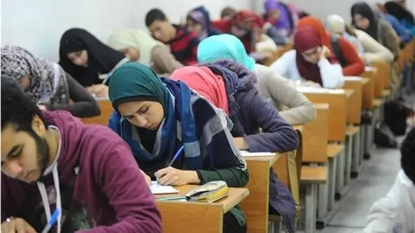 ويبحث أولياء الأمور والطلاب بكثافة حاليًا عن خطوات التقديم لتظلمات نتيجة الشهادة الإعدادية 2026، وتحديدًا في محافظتي القاهرة والجيزة، لضمان مراجعة أوراق الإجابة بدقة وحصول كل طالب على حقه كاملًا.