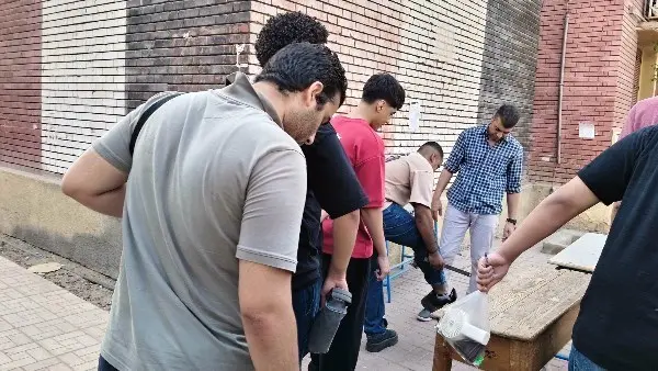 توافد طلاب الثانوية العامة 2026 بنظاميها الجديد والقديم، وشعبتيها العلمية والأدبية، على لجان امتحانات الثانوية العامة 2026، لأداء امتحان اللغة العربية، وسط إجراءات أمنية وتنظيمية مشددة تشهدها اللجان الامتحانية على مستوى الجمهورية.
