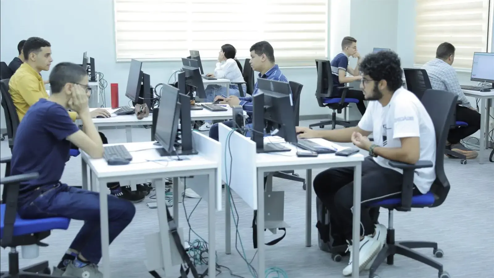 رابط التقديم الإلكتروني للصف الأول الثانوي 2026/2027.. خطوات تسجيل رغبات الثانوي العام والبكالوريا بالمحافظات - 1000732091