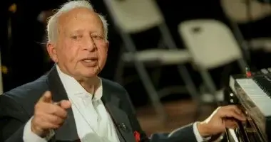 توفي الموسيقار الكبير هاني شنودة، منذ قليل، بعد مسيرة فنية طويلة. ونعي الإعلامي محمود سعد الراحل قائلًا: مع السلامة يا عم هاني.. فنان جميل.. صادق.. امتعنا.. ومضى وداعا هاني شنودة.. وشكرا لما قدمت.. خالص التعازي للأسرة ولكل محبيه.