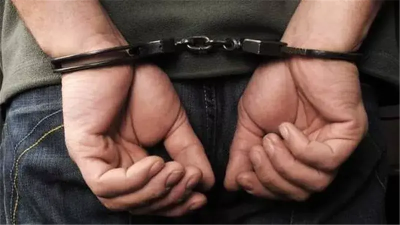 ضبط مدير شركة أغذية بحوزته 64 طلقة نارية في مدينة 6 أكتوبر بالجيزة