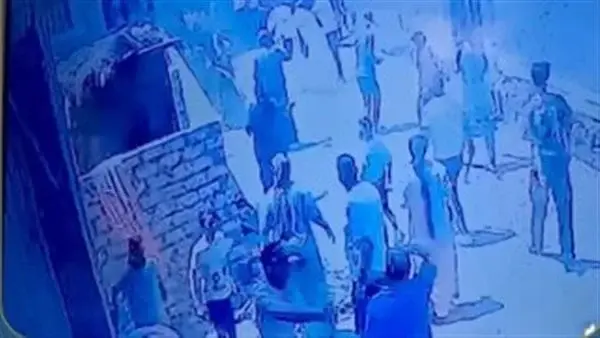 مشاجرة بالعصي الخشبية بسبب خلافات الجيرة في البحيرة .. ضبط 6 أشخاص