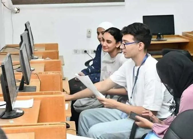 التعليم العالي تفتح تقليل الاغتراب للمرة الثالثة لطلاب الثانوية ومدارس STEM والنيل