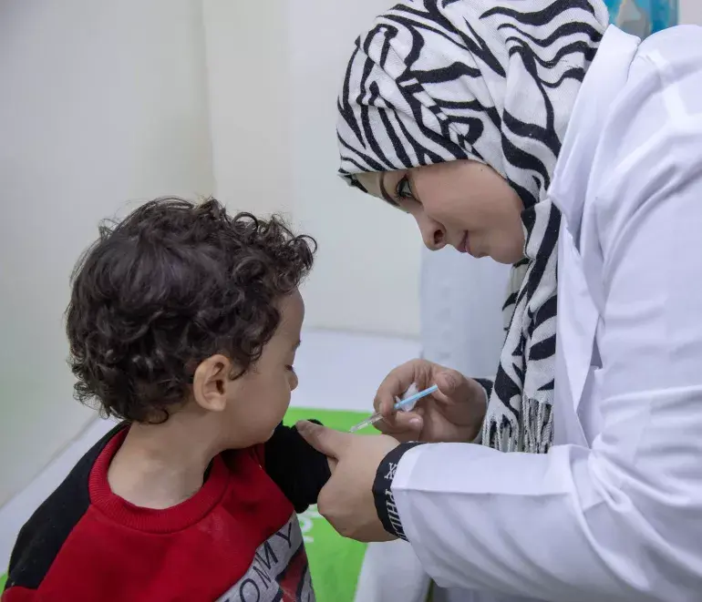 الصحة تحسم الجدل حول نقص تطعيمات الأطفال.. وتكشف موقف المخزون الاستراتيجي