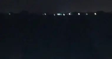 عواصف عنيفة تتسبب في انقطاع الكهرباء عن مئات الآلاف في الولايات المتحدة