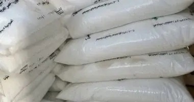 ضبط نصف طن أسمدة محظورة ومحطة وقود تصرفت في أكثر من 8 آلاف لتر بالبحيرة