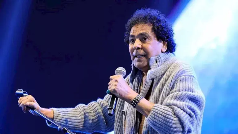 محمد منير يطرح أغانيه مع روتانا تباعًا رغم أزمته الصحية
