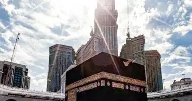 تعامد الشمس على الكعبة.. كيف تساعد الظاهرة الفلكية في تحديد القبلة بدقة؟