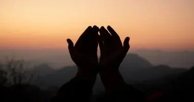 أذكار النوم.. سنن نبوية تمنح المسلم الطمأنينة وتحفظه حتى الصباح