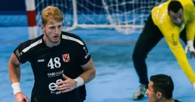 الأهلي يهزم البنك الأهلي 35-25 في دوري محترفي كرة اليد ويواصل عروضه القوية
